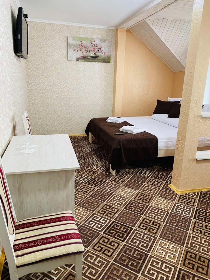 Під Явором New Hotel Drogomirchany Exterior photo