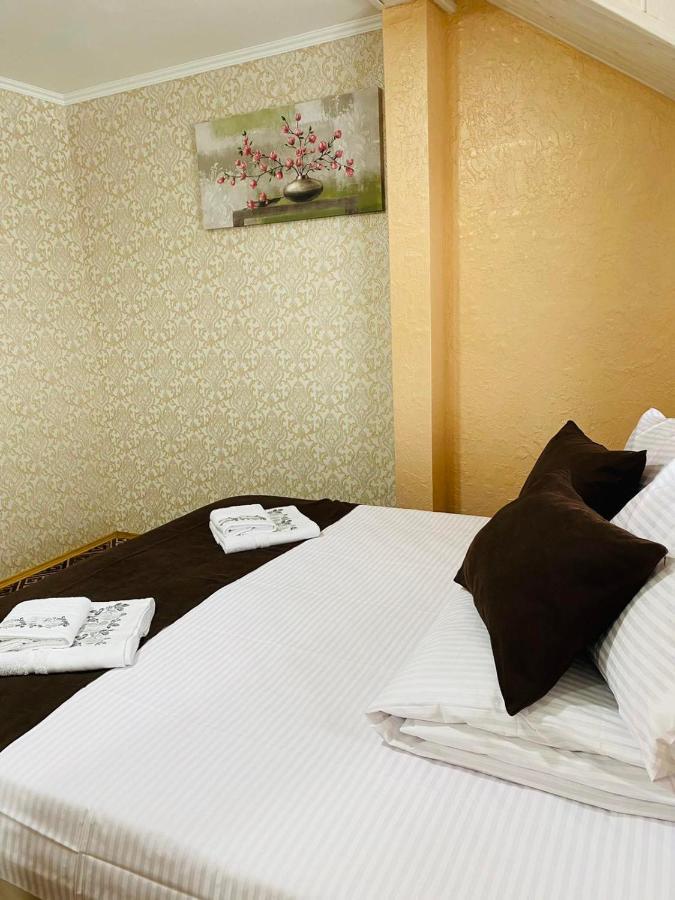 Під Явором New Hotel Drogomirchany Exterior photo
