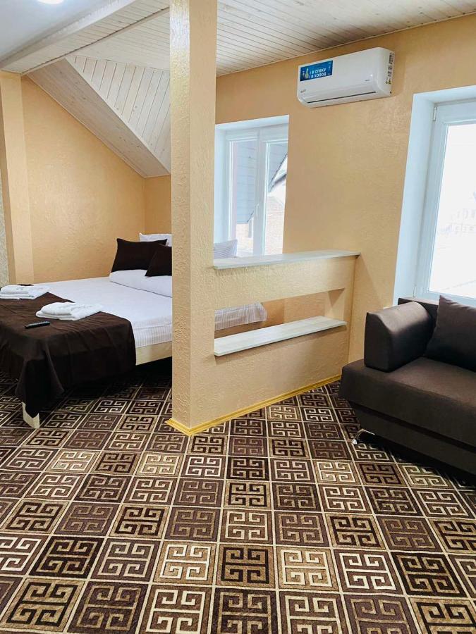 Під Явором New Hotel Drogomirchany Exterior photo