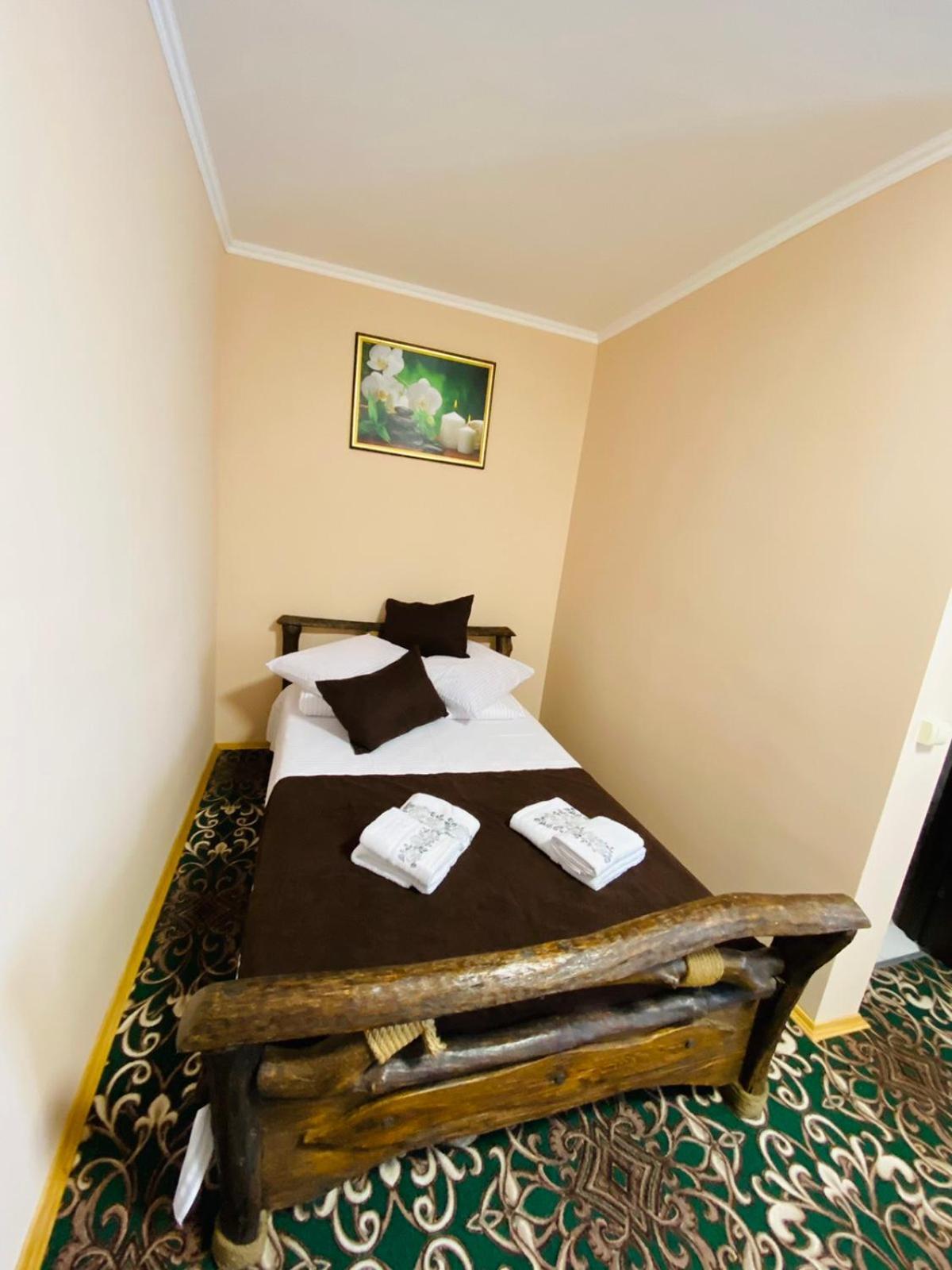 Під Явором New Hotel Drogomirchany Room photo